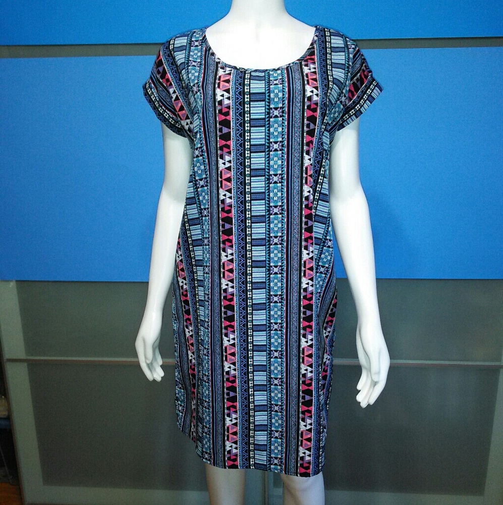 HIPPIE ROSE • Bold Tribal Shift Dress / size (S)